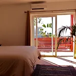 Alojamento de Acomodação e Pequeno-almoço Casa Risa & Mexilhoeira Grande