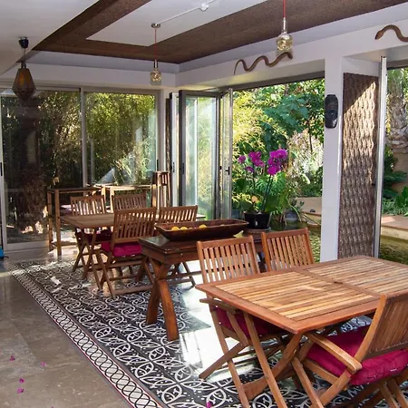 Casa Risa & Bed & Breakfast